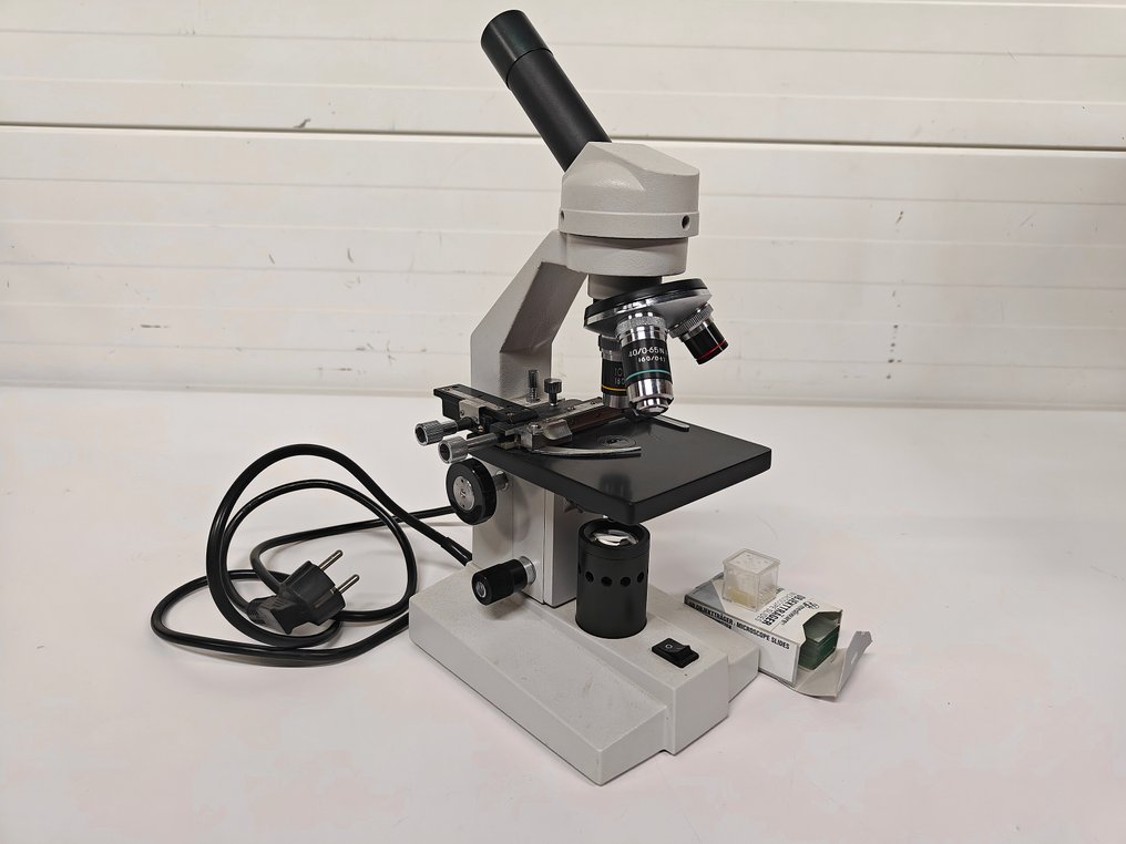 Monocular compound microscope - 89-10956 - 1950–1980 - Nederländerna - Breukhoven [BMS] #1.0