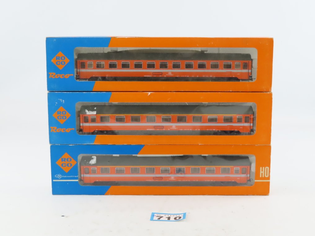 Roco H0 - 4236A/44307/4237D - Modelltog passasjervogn (3) - 3x 4-etasjes sneltogvogner, første og andre klasse - NMBS #2.1
