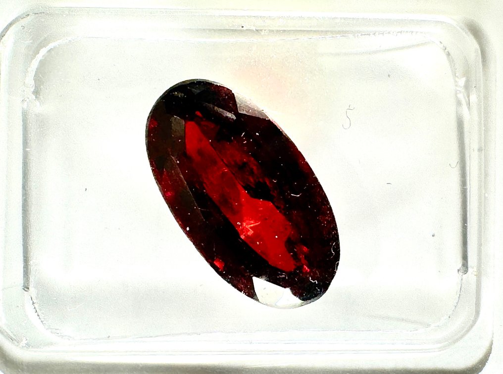 没有保留价 - 1 pcs  红色 石榴石  - 4.72 ct - 安特卫普宝石报告（GRA） #3.2
