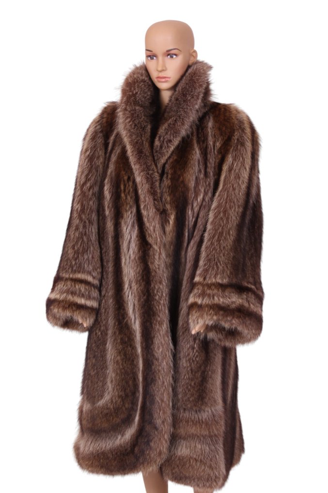 Artisan Furrier - Abrigo de piel #1.0