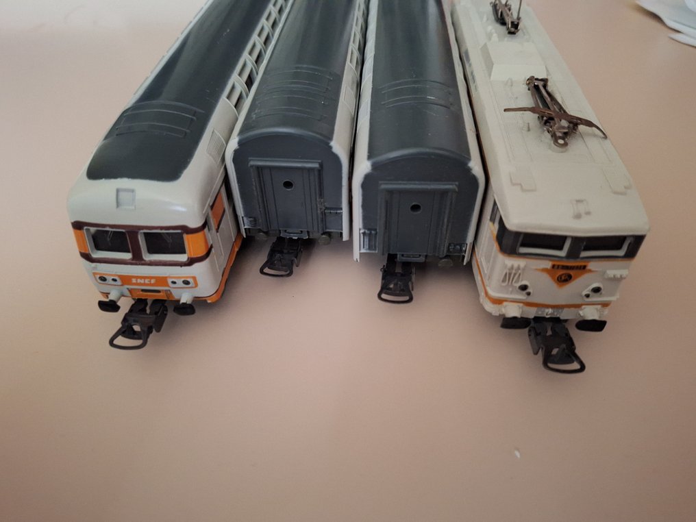 Lima H0 - 火車組合 (4) - 列车 VB2N 'livrée béton' - SNCF #2.1