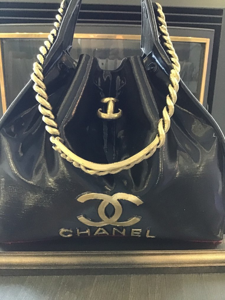 Artheos (1951) - 雕刻, Sac à main Chanel - 26 cm - 樹脂, 復合材料 - 2025 #3.2