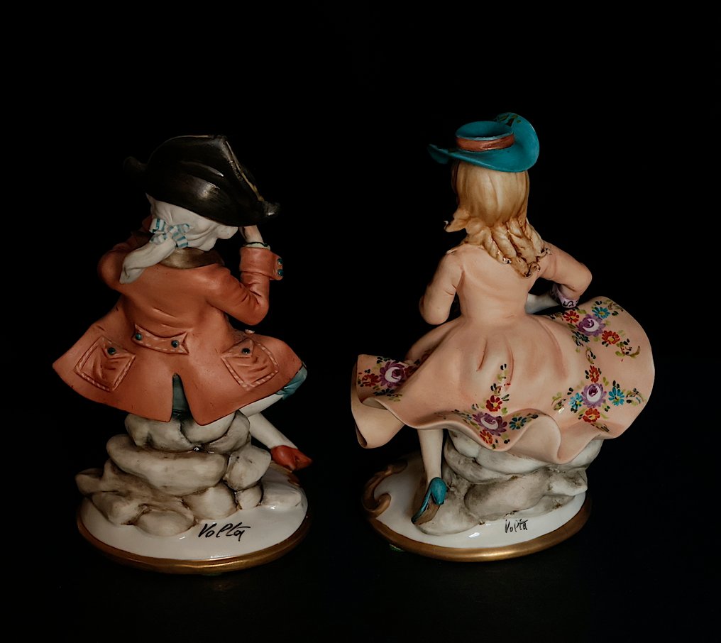 Capodimonte - Volta - Statue, "Coppia di giovani” - 15 cm - Porcelain #3.2