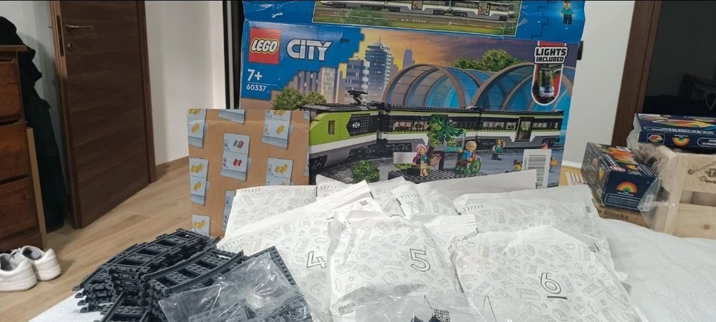 Lego Set - 60337 - Stad - Treno passeggeri #1.0