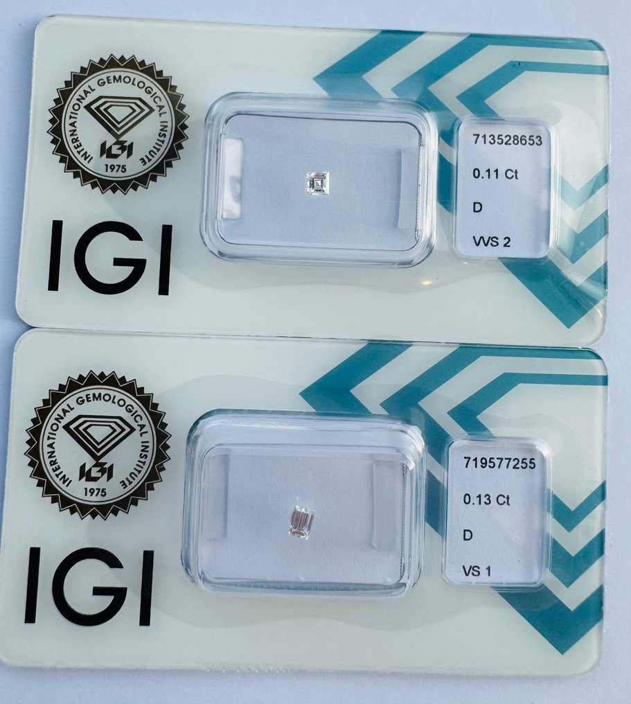 没有保留价 - 2 pcs 钻石  (天然)  - 0.24 ct - D (无色) - VVS2 极轻微内含二级, VS1 轻微内含一级 - 国际宝石研究院（IGI） - 法棍搭配 #1.0