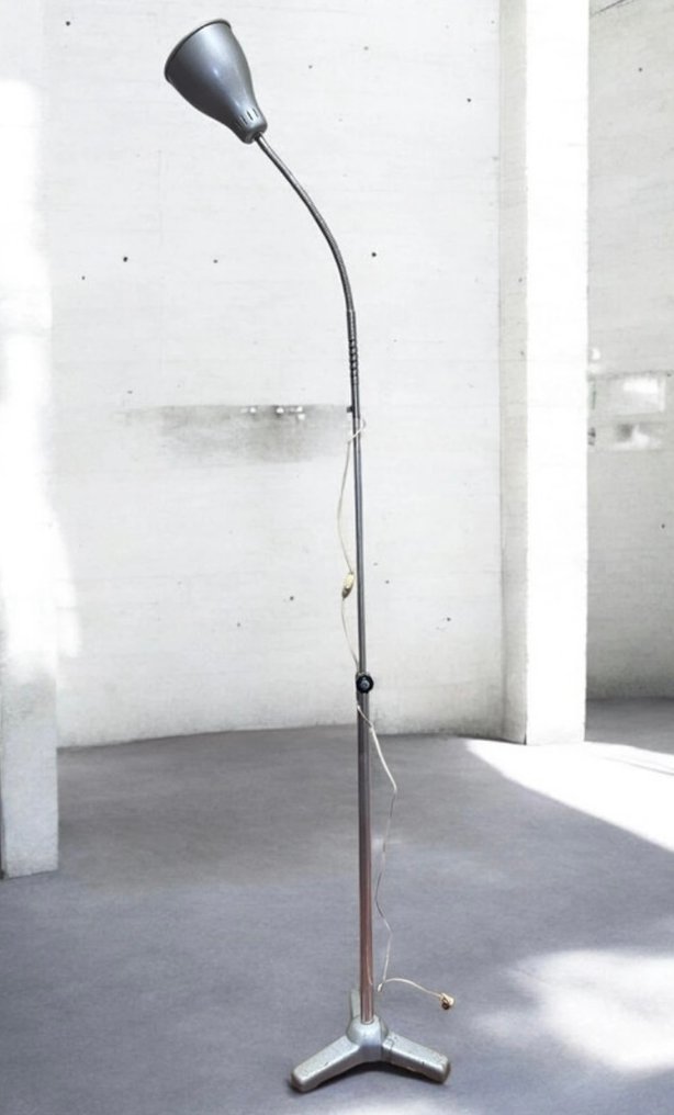 Italian Industrial Design - 落地燈 - 鋼 #1.0