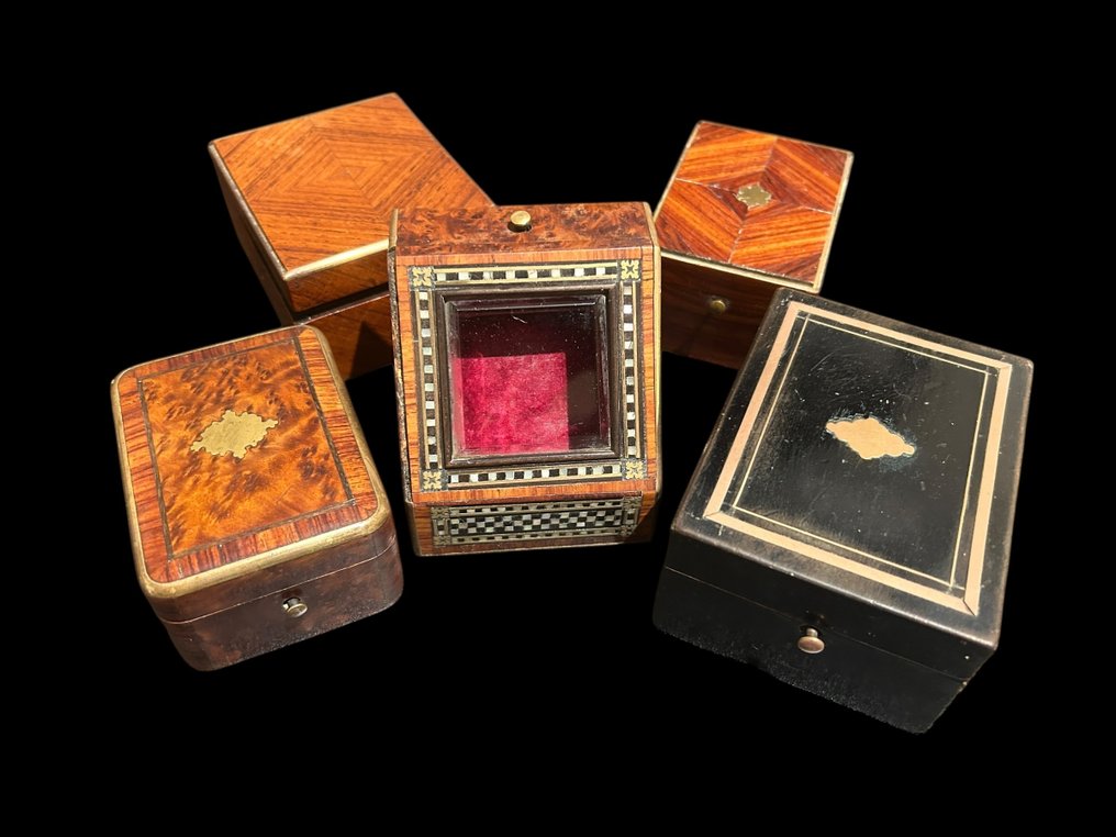 Doos (5) - Hout, Messing, Fluweel #2.1