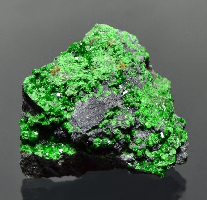 钙铬榴石/绿榴石 水晶矩晶体 - 高度: 4.5 cm - 宽度: 5 cm- 53 g #2.1