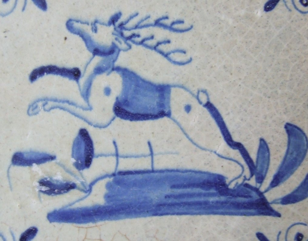 Fliese - Springender Hirsch mit seltenen Ecken. - 1600–1650 #1.0