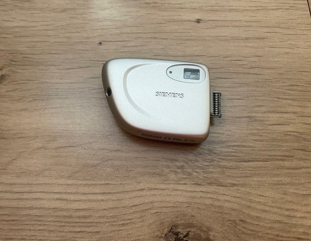 Siemens S55 - Téléphone portable (1) - Includes charging cable and camera #4.3
