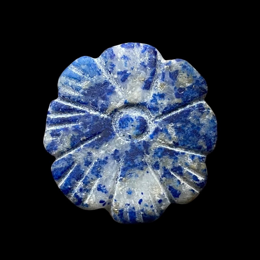 Αρχαίο ρωμαϊκό, Αυτοκρατορικό μεταμορφωμένοι πετρώματα Σπάνιο χειροποίητο λουλούδι από Lapis Lazuli σε αστερόμορφο σχήμα - 27 mm  (χωρίς τιμή ασφαλείας) #4.3