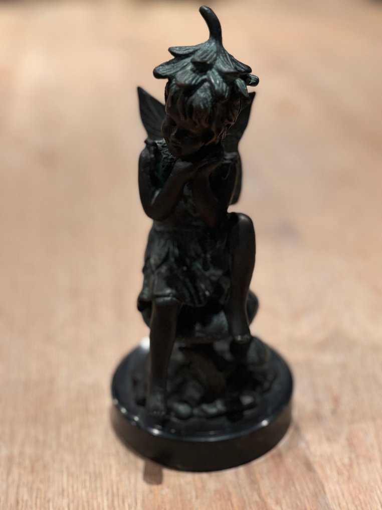 Statuetta, Bronzen beeld, zittende fee. - 20 cm - Bronzo patinato #3.2