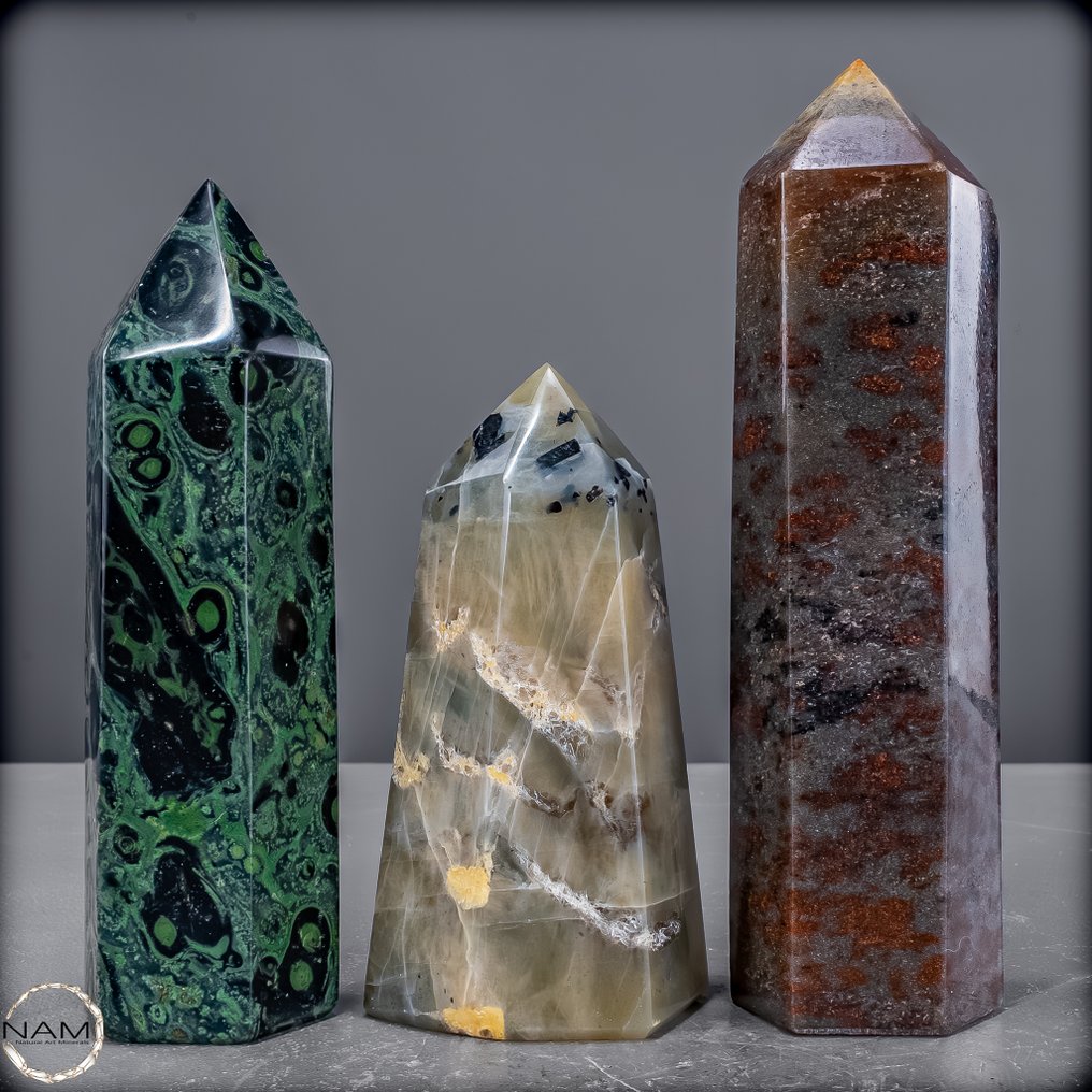高贵的方尖碑套装,由坎巴巴玉髓、花岗岩和绿玛瑙制成 – 强大自然形态的完美和谐- 1900.09 g - (3) #1.0