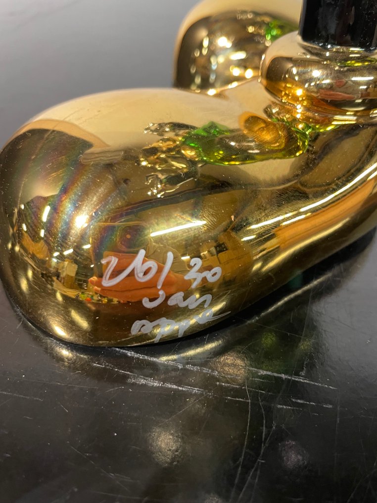 Van Apple - World Love - Mickey Green #4.3