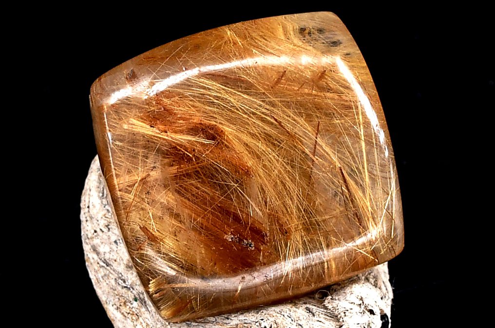 优质石英玉髓 包含金色金红石晶体 - 高度: 18 mm - 闊度: 18 mm- 5 g #3.2