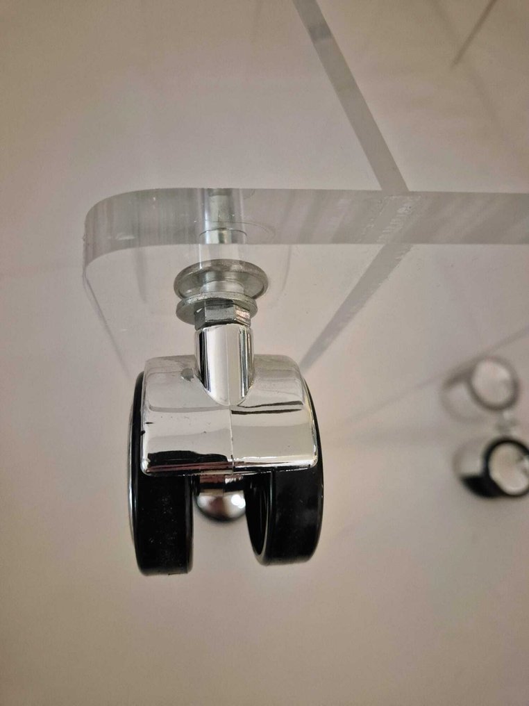 Zeitungsständer - Acryl #3.2