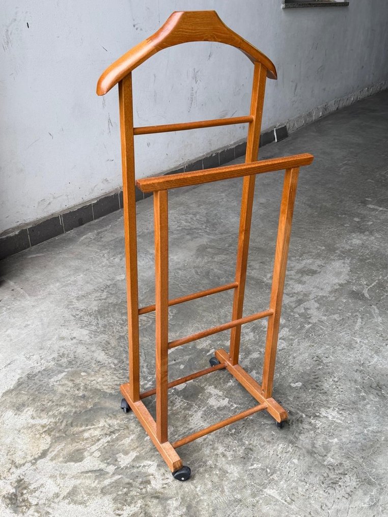 Påklædningsstativ - Træ - Dressboy #3.2