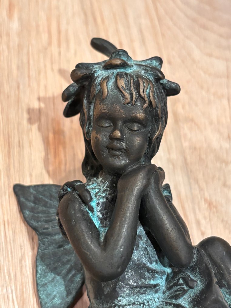 Statuetta, Bronzen beeld, zittende fee. - 20 cm - Bronzo patinato #1.0
