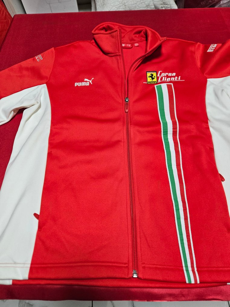 Ferrari - 2024 - Teamkleding #2.1