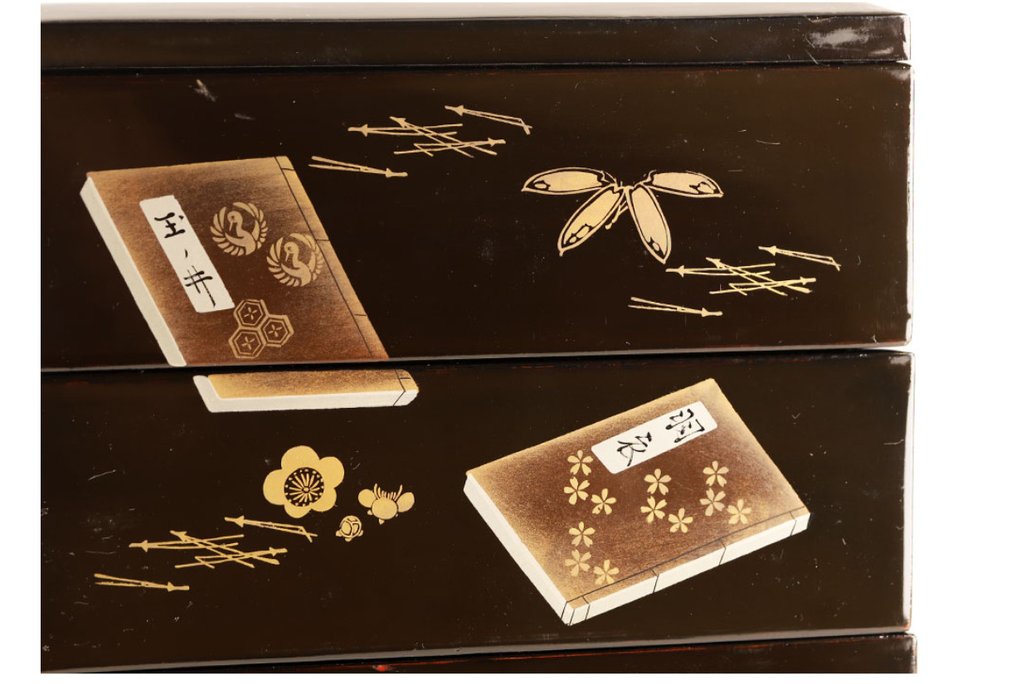 High quality Four-tired wooden Jubako 重箱 - Κουτί - Εκλεπτυσμένο τεσσάρι ξύλινο Jubako με όμορφο σχέδιο maki-e από πεύκο/δέντρο δαμάσκου/γερανό/μπάμπου. - Ξύλο - πεύκο | μπαμπού | γερακίνα | λουλούδι #3.2