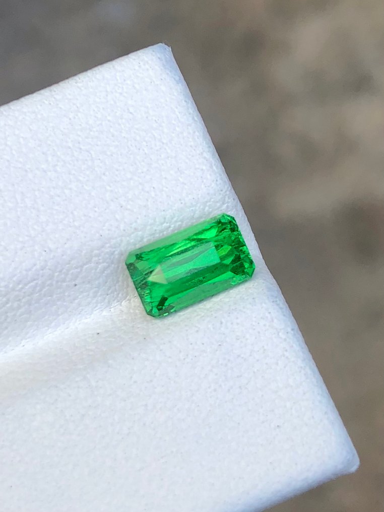 没有保留价 绿色 沙弗莱石  - 1.87 ct - 国际有色宝石协会（ICA GemLab） - 天然沙弗莱石榴石 #2.1