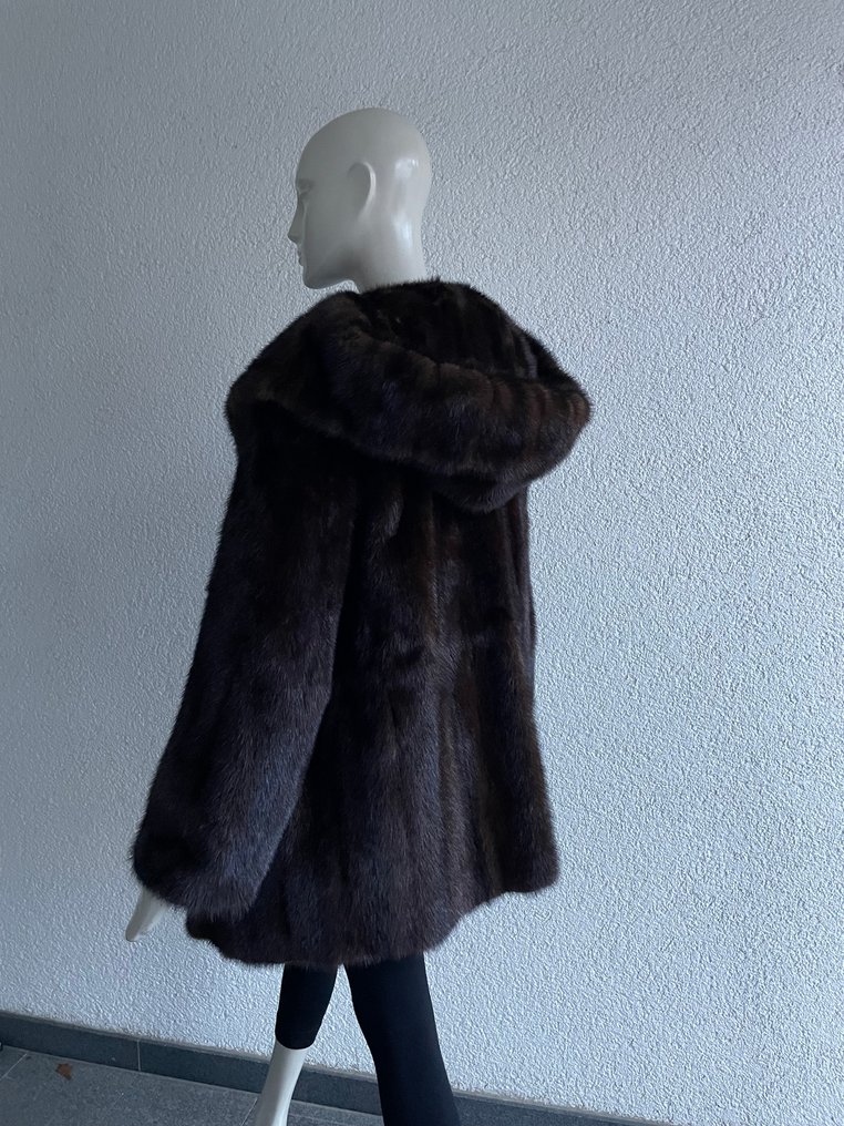 Artisan Furrier - Abrigo de piel #1.0