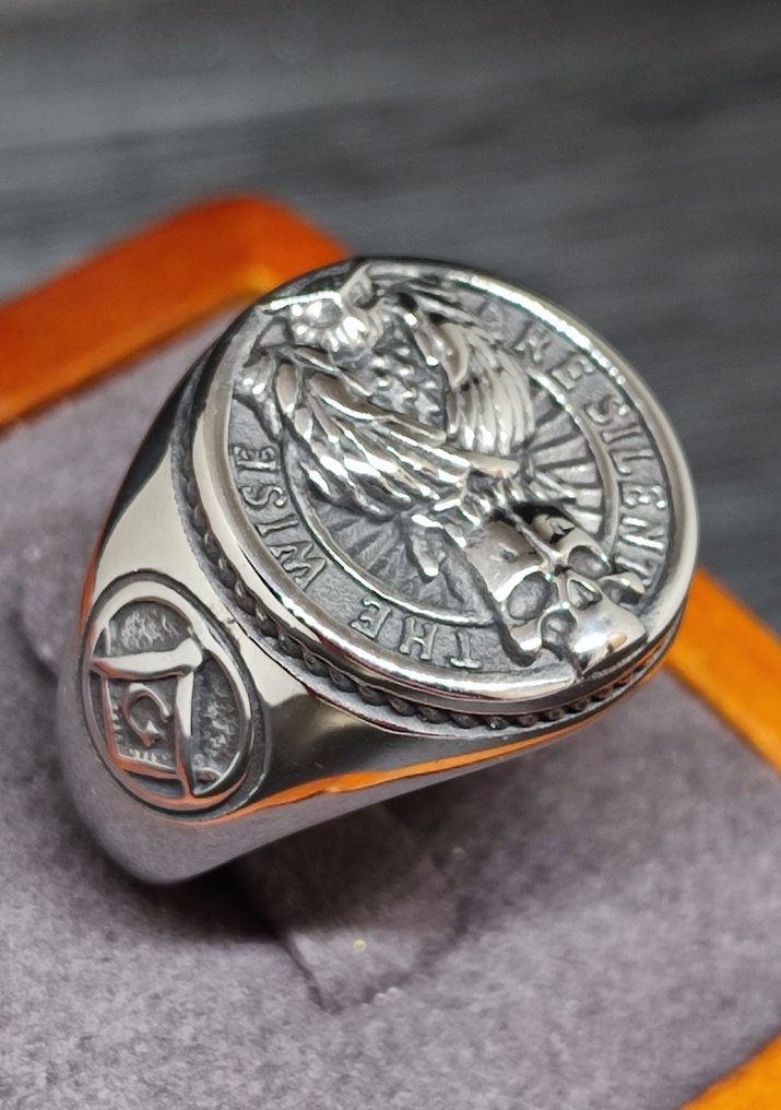 Inel masonic cu o bufniță pe un craniu - Stainless Steel #1.0