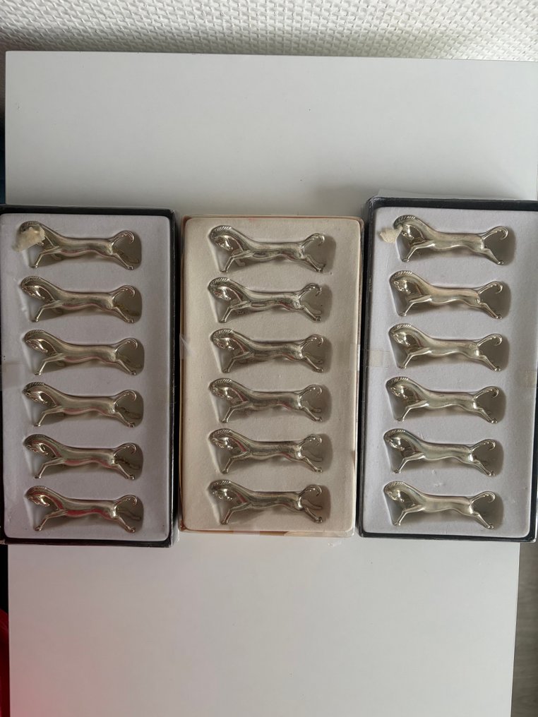 Ensemble de 18 Porte-Couteaux "Chevaux au Galop" – Style Art Déco - Θήκη μαχαιριών (18) - Μέταλλο, Επάργυρο #1.0