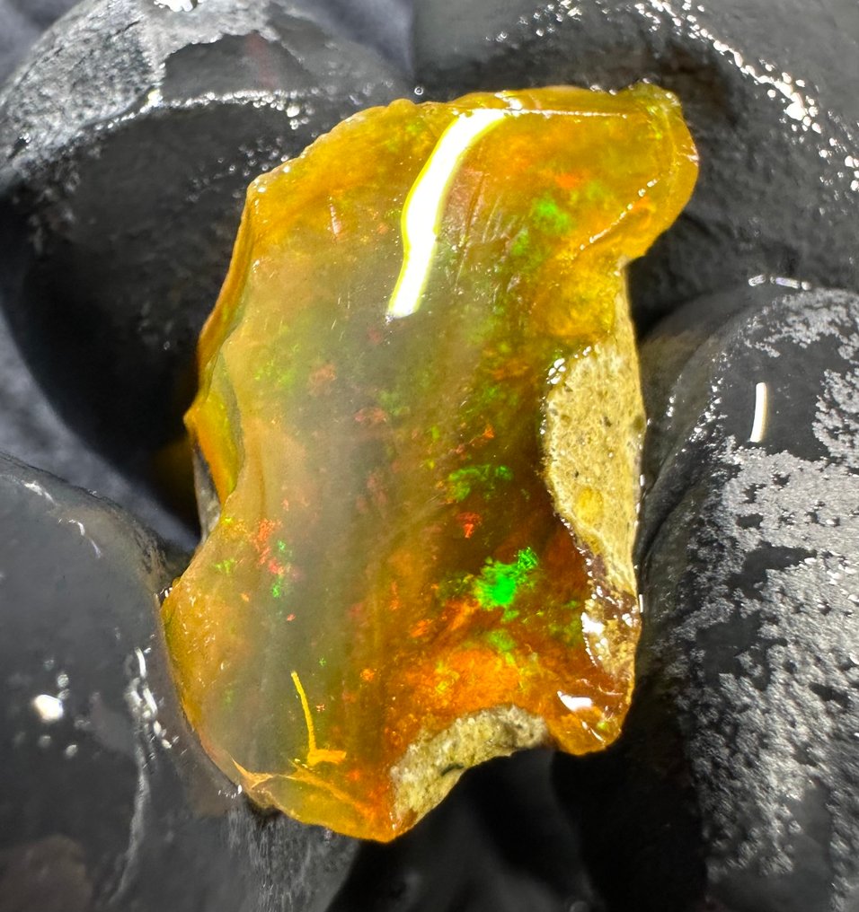 18ct Kristal Opal Szorstki- 3.6 g #4.3