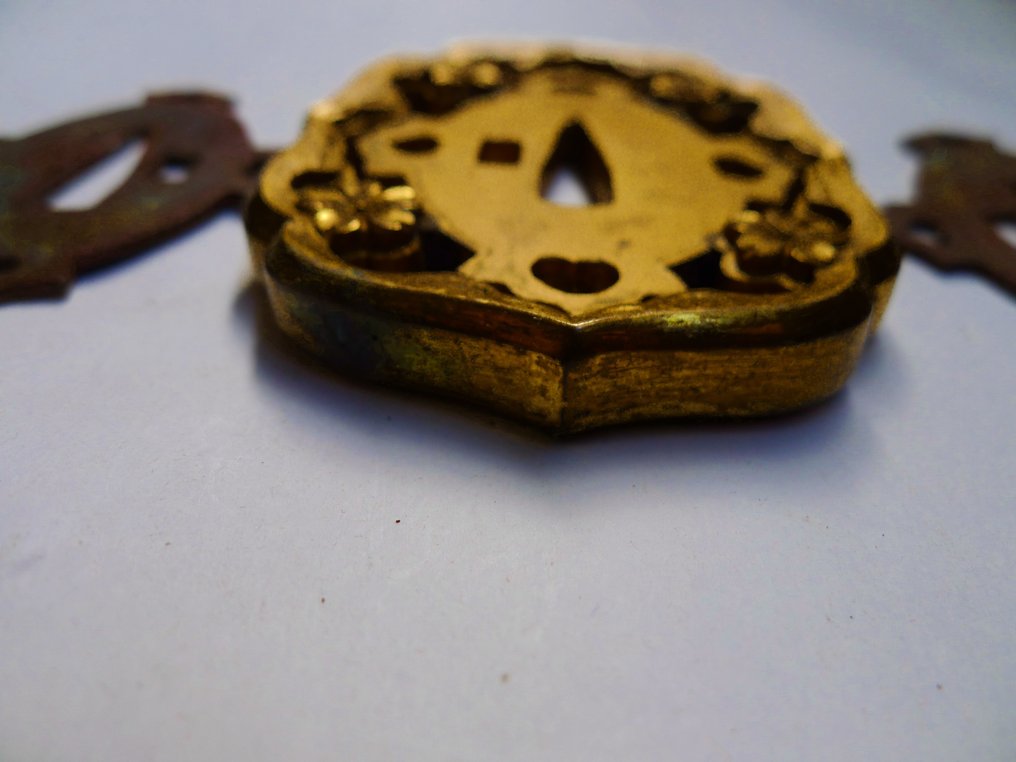 樱花花卉图案军用自动剑铜制透雕标志 小ム二 你发了（Komuni） - 日本 - 20世紀 #3.2