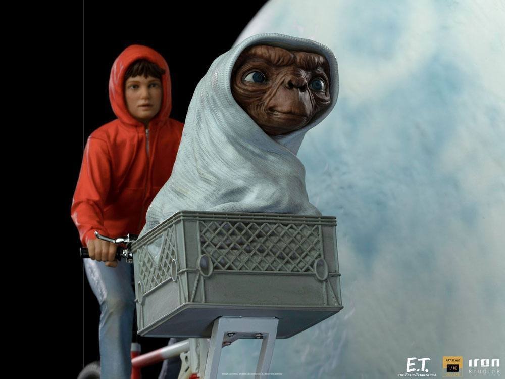 E.T. - E.T. the Extra-Terrestrial Deluxe Statue E.T. & Elliot  (mint condition, never opened) - 1:10 #1.0