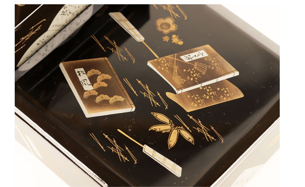 High quality Four-tired wooden Jubako 重箱 - Κουτί - Εκλεπτυσμένο τεσσάρι ξύλινο Jubako με όμορφο σχέδιο maki-e από πεύκο/δέντρο δαμάσκου/γερανό/μπάμπου. - Ξύλο - πεύκο | μπαμπού | γερακίνα | λουλούδι #2.1