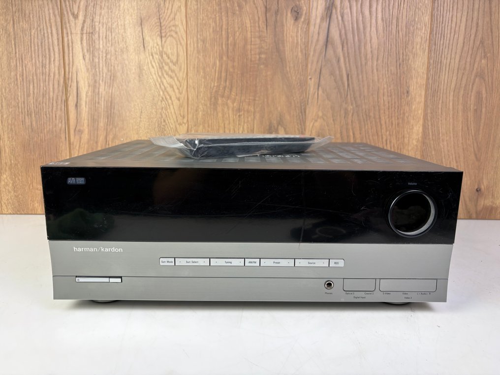 Harman Kardon - AVR-137 - Solid state multi-channel receiver #1.0