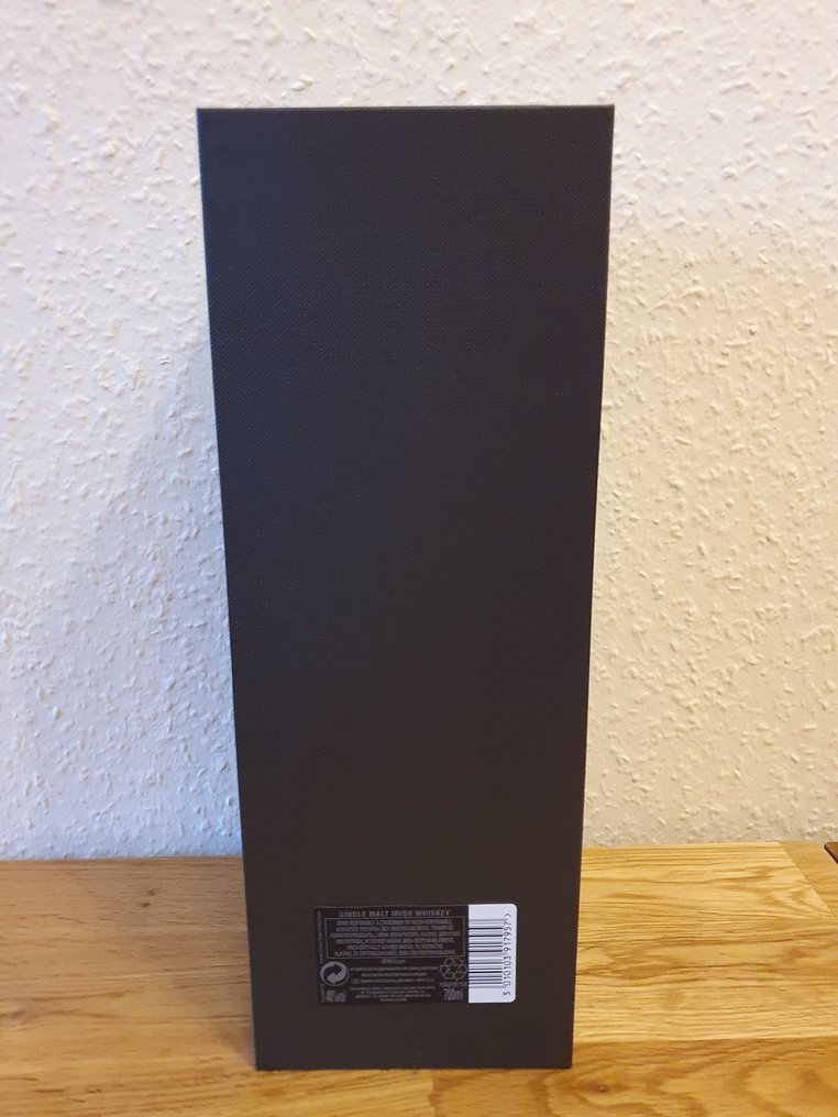 Bushmills 21 years old Rare - Matured in Three Woods  - b. 2014  - 700ml #2.1