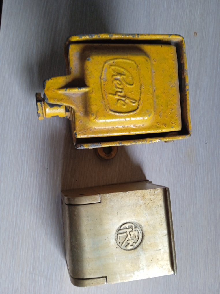 Hornby 0 - Model train attachment (2) - RENFE #3.2