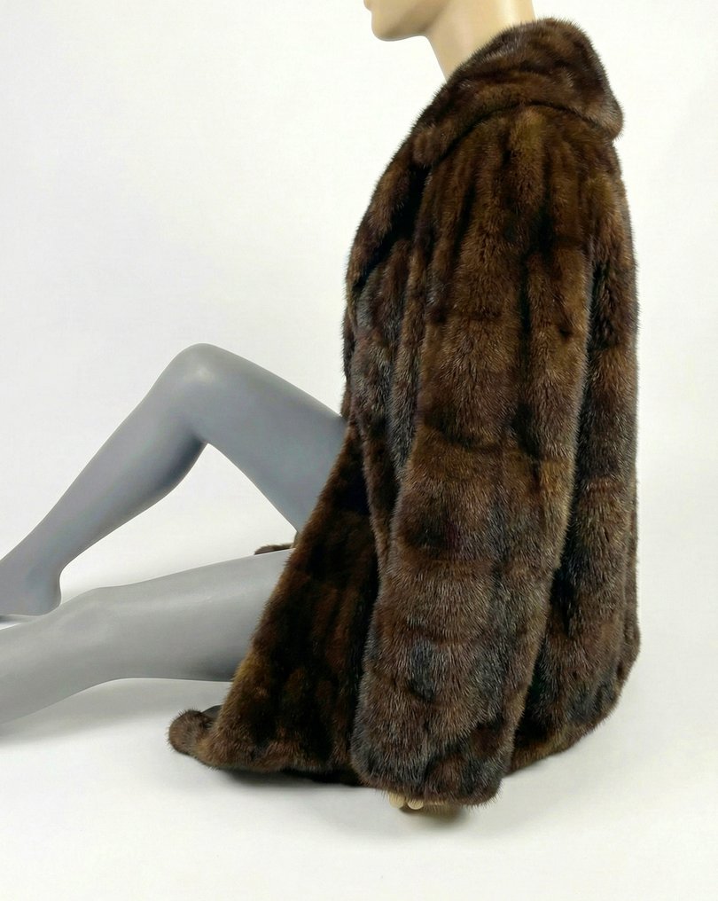 Artisan Furrier - Abrigo de piel #2.1