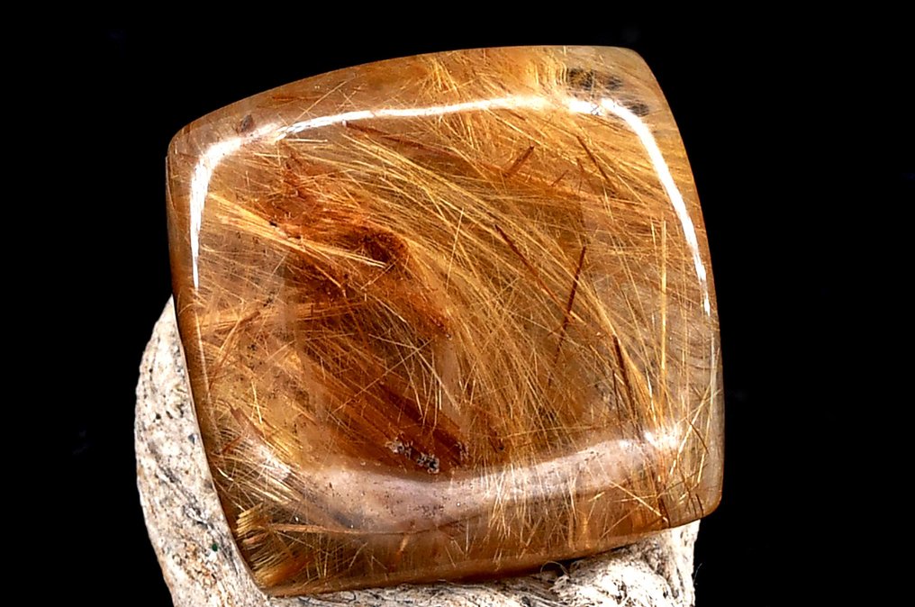 优质石英玉髓 包含金色金红石晶体 - 高度: 18 mm - 闊度: 18 mm- 5 g #4.3