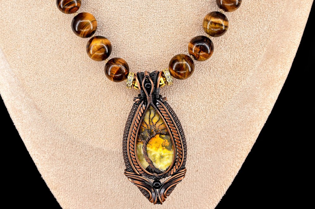 Χειροποίητο σημαντικό κολιέ με μάτια τίγρης. Μενταγιόν με σύρμα από Bumblebee Jasper και δέντρο της ζωής. - Ύψος: 45 cm - Πλάτος: 45 cm- 115 g #2.1