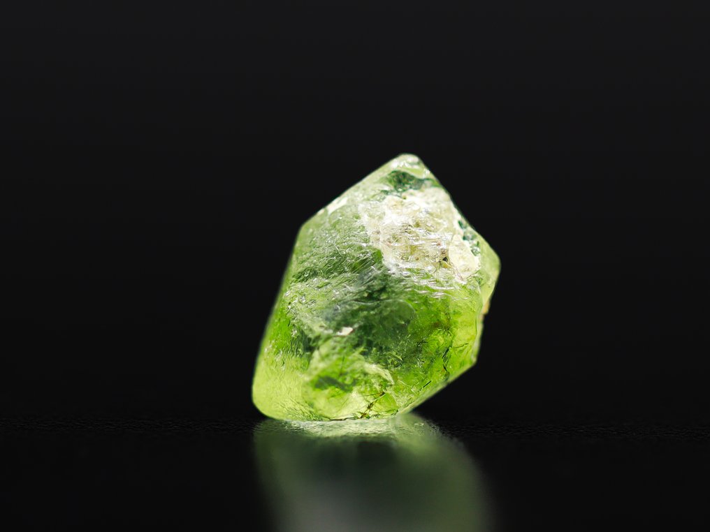 样品，霓虹绿橄榄石 • 5.00 克拉 • 高品质水晶 - 高度: 12 mm - 闊度: 8 mm- 1 g - (1) #4.3