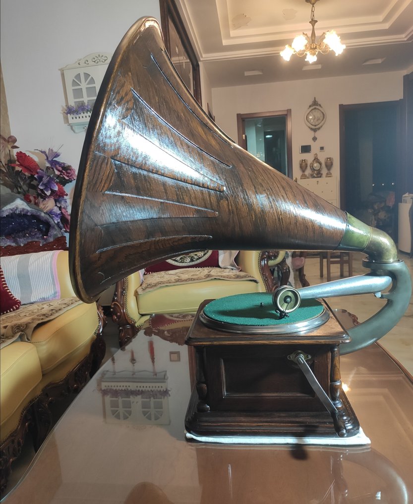 Columbia - Wooden Horn 78 rpm grammophone player #2.1