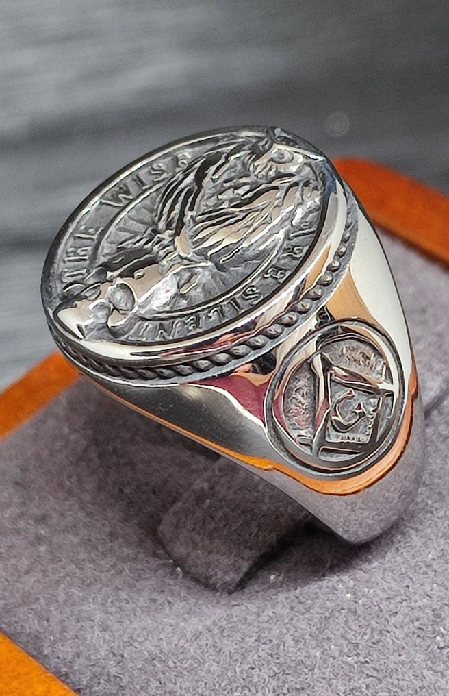 Inel masonic cu o bufniță pe un craniu - Stainless Steel #1.0