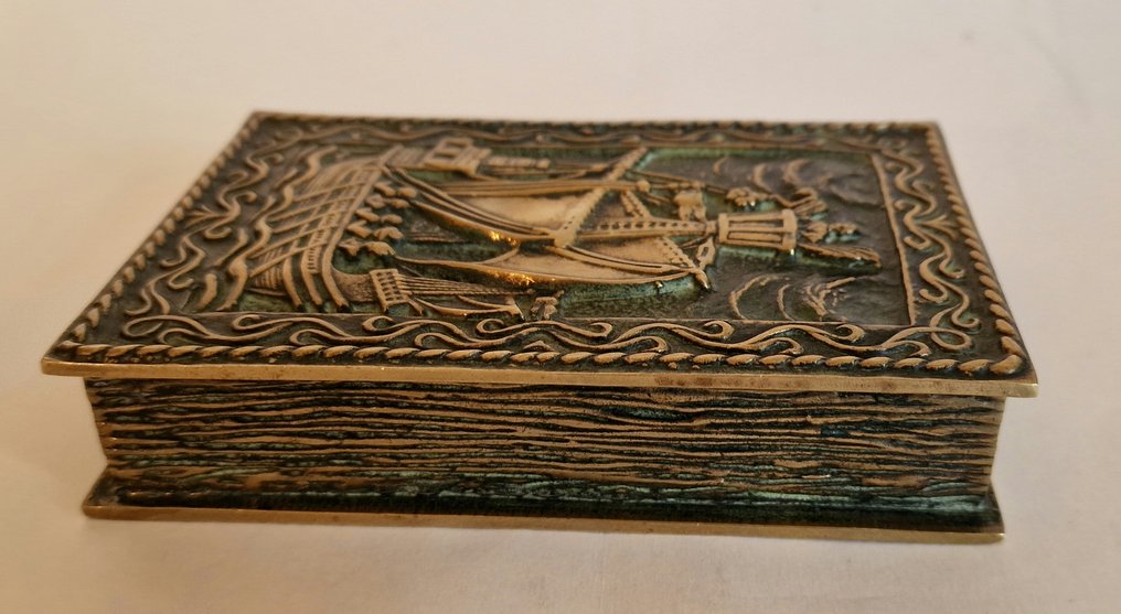 MAX LE VERRIER - Låda - Brons #4.3