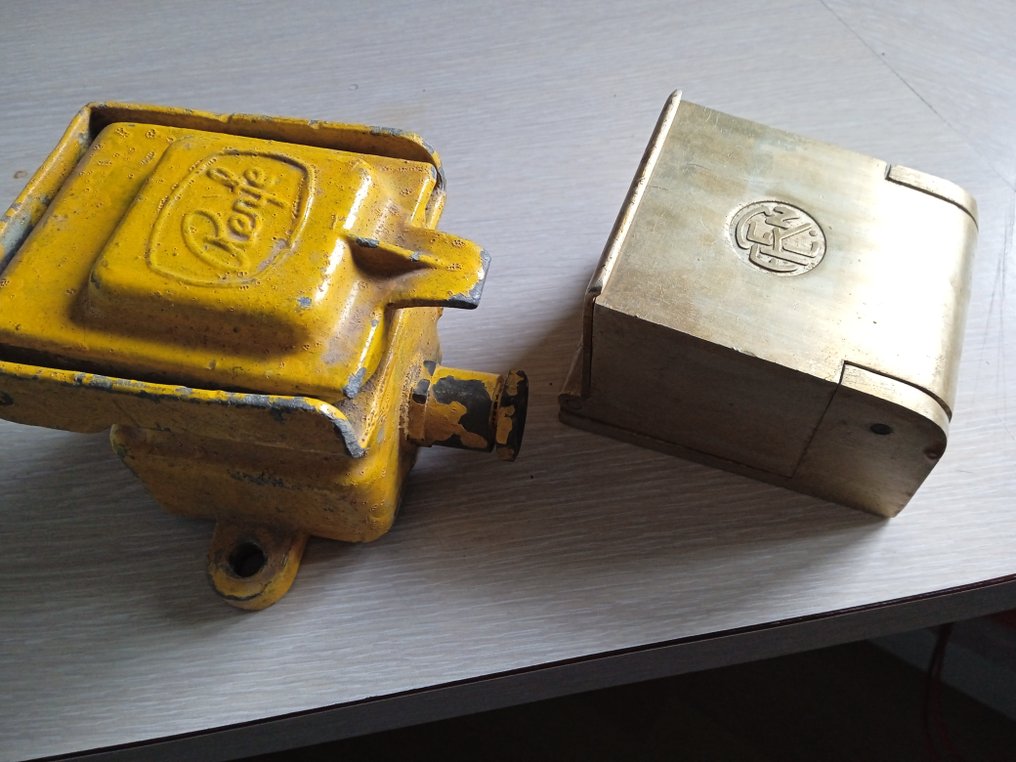 Hornby 0 - Model train attachment (2) - RENFE #1.0