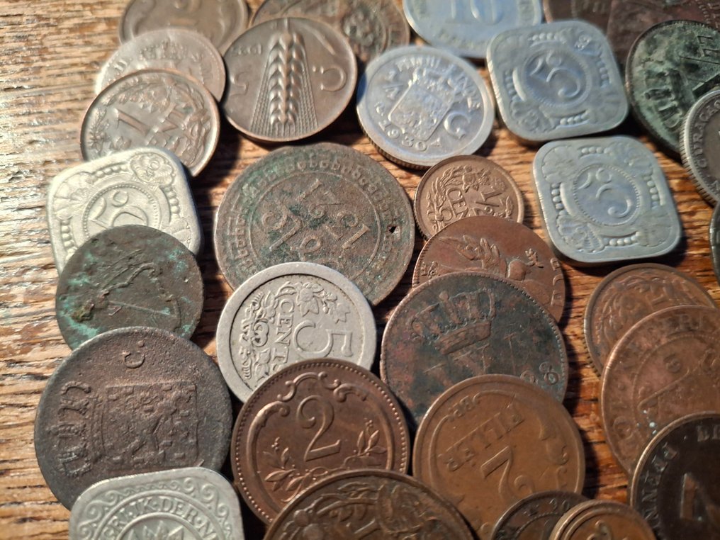 Verden. 47 oude wereld munten met wat zilver. (Ingen mindstepris) #1.0