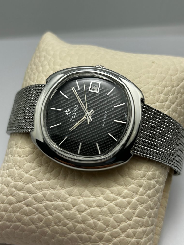 Zodiac - Black Dial - χωρίς τιμή ασφαλείας - Άνδρες - 1980-1989  #4.3