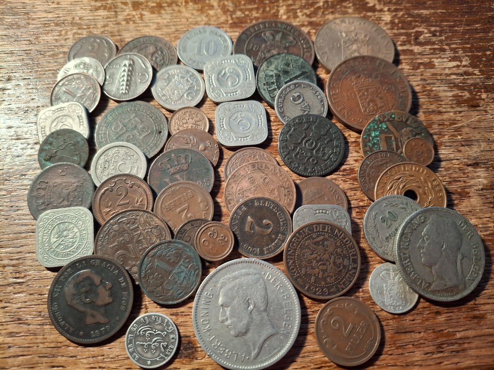 Verden. 47 oude wereld munten met wat zilver. (Ingen mindstepris) #1.0