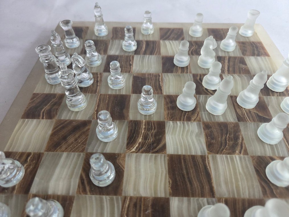 Σετ σκακιού - Marmeren schaakbord met heldere en gematteerde glazen schaakstukken - Πέτρινα υλικά και γυαλί #4.3