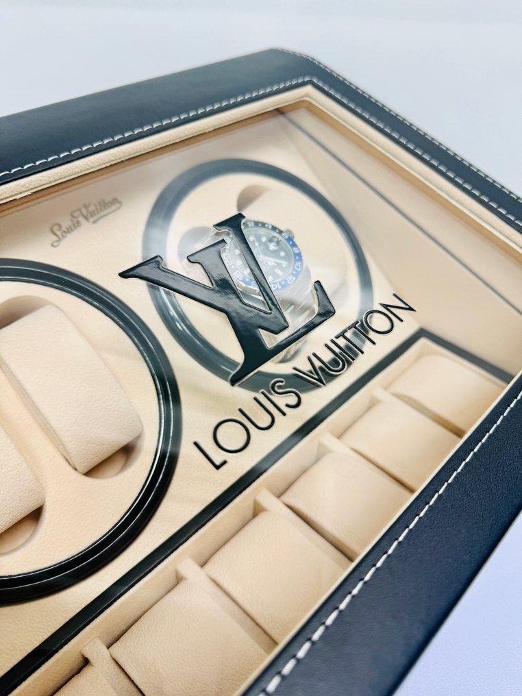 Vanessa Fodera (1981) - Dans quel monde VUITTON ! - Watch winder XXXL #3.2