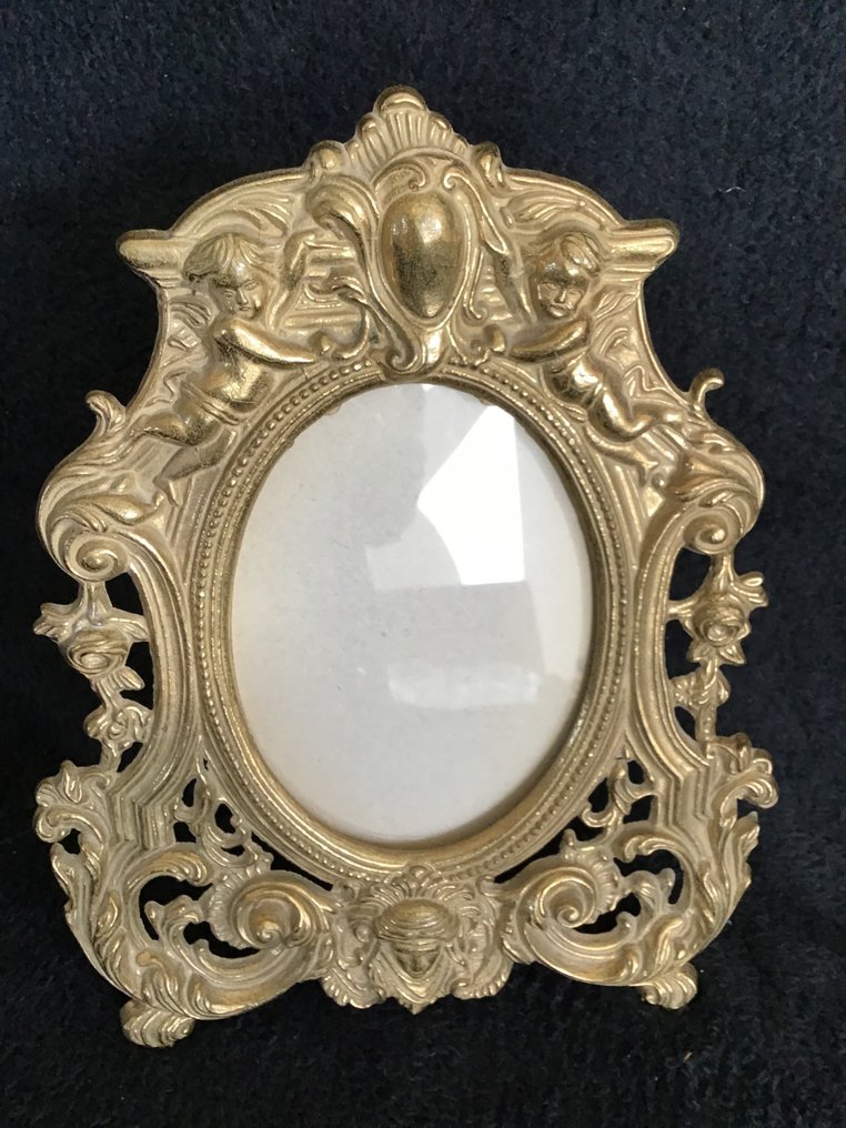 相框- 天使照片框，原始手工彩色的法国照片卡，来自20世纪初。  - 锌合金（spelter zinklegering）与铜色铜绿氧化层的镀层 #1.0