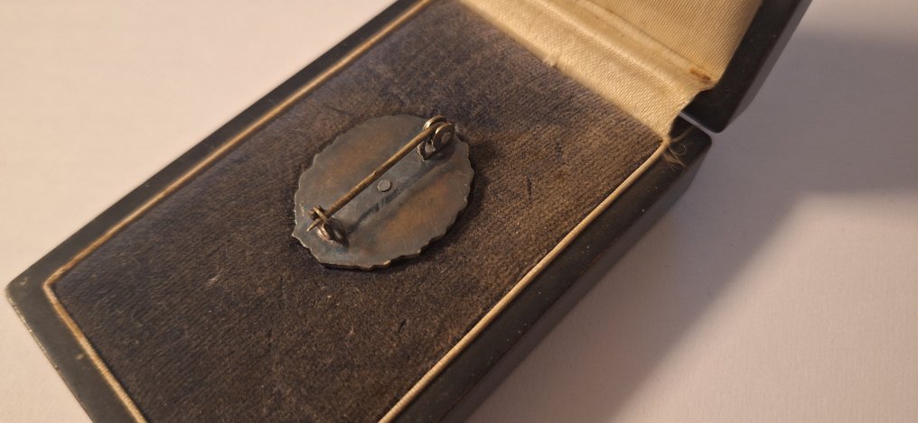 Japán - Érem - Two Japanese Silver Transport Worker's Medals with original lacuered boxes #4.3